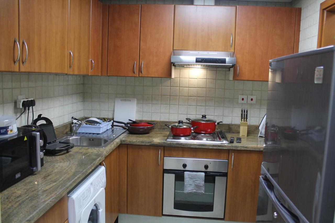Newly Furnished One Bedroom Apartment Next To Metro & Beach In Marina Residence Dubai Exterior photo