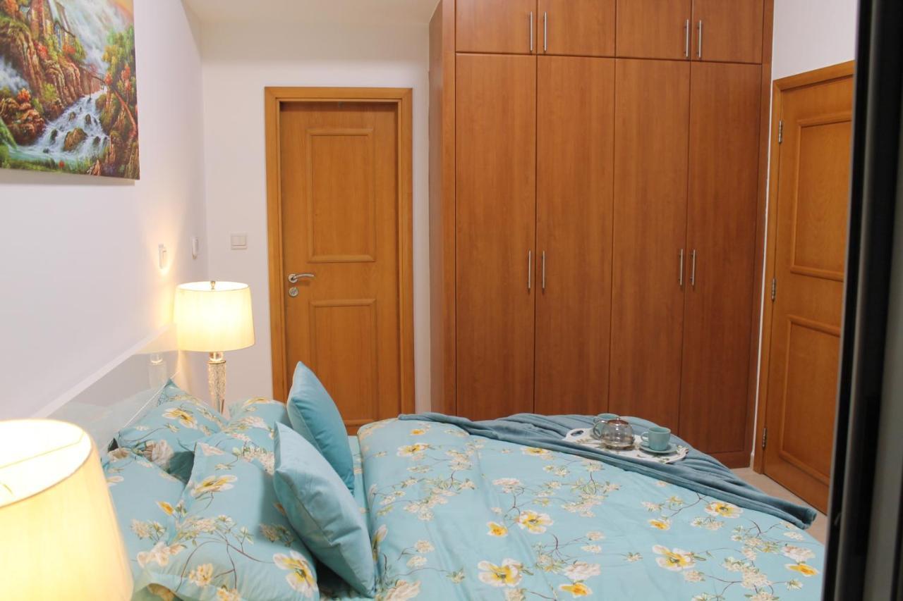 Newly Furnished One Bedroom Apartment Next To Metro & Beach In Marina Residence Dubai Exterior photo