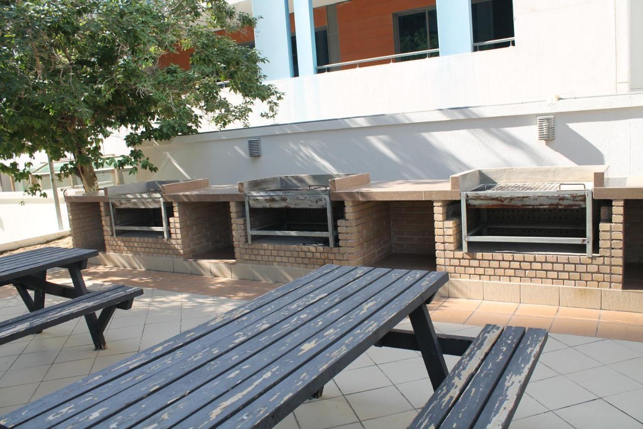 Newly Furnished One Bedroom Apartment Next To Metro & Beach In Marina Residence Dubai Exterior photo