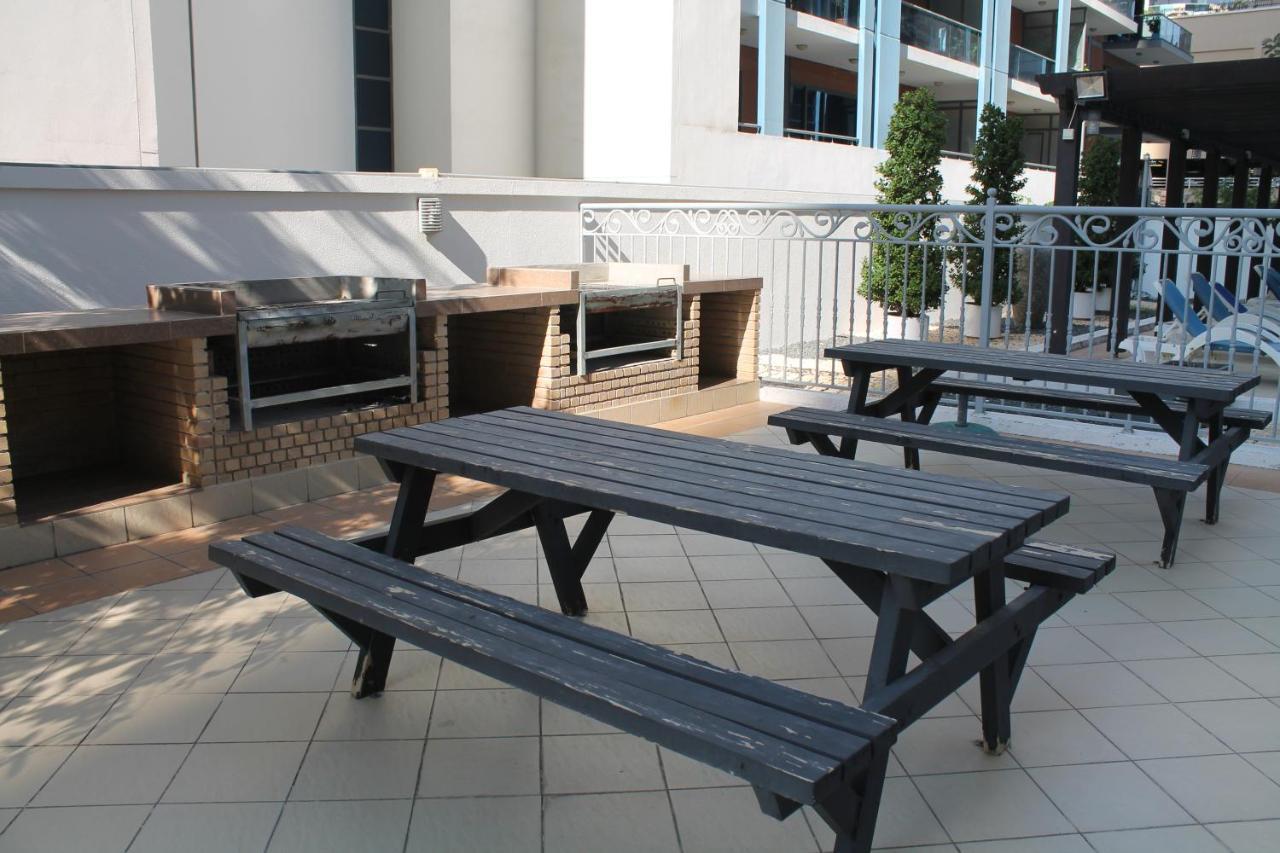 Newly Furnished One Bedroom Apartment Next To Metro & Beach In Marina Residence Dubai Exterior photo