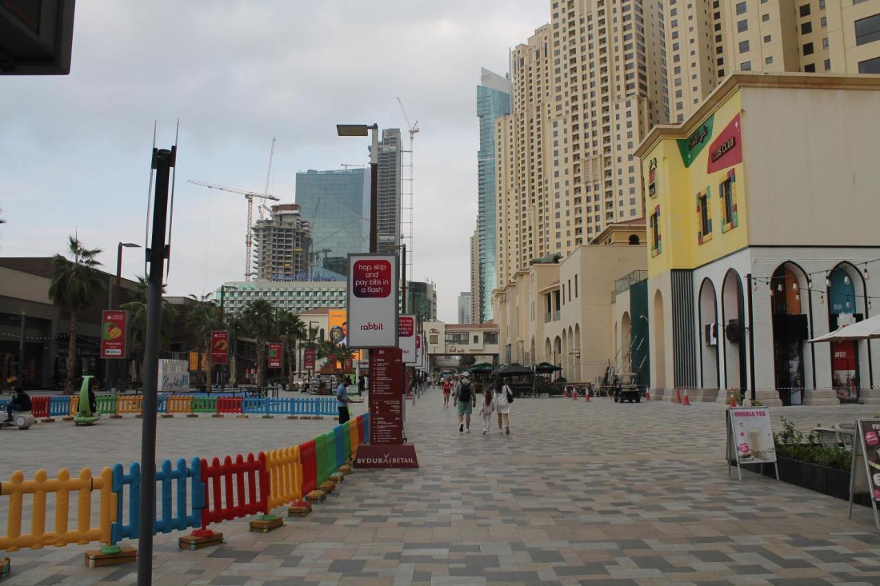 Newly Furnished One Bedroom Apartment Next To Metro & Beach In Marina Residence Dubai Exterior photo